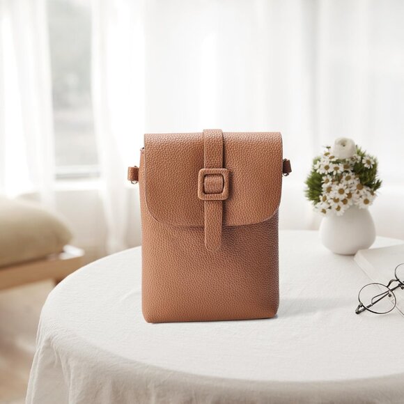 Elegant Vegan Leather Crossbody Bag for Women with Adjustable Strap - Picture 7 of 7